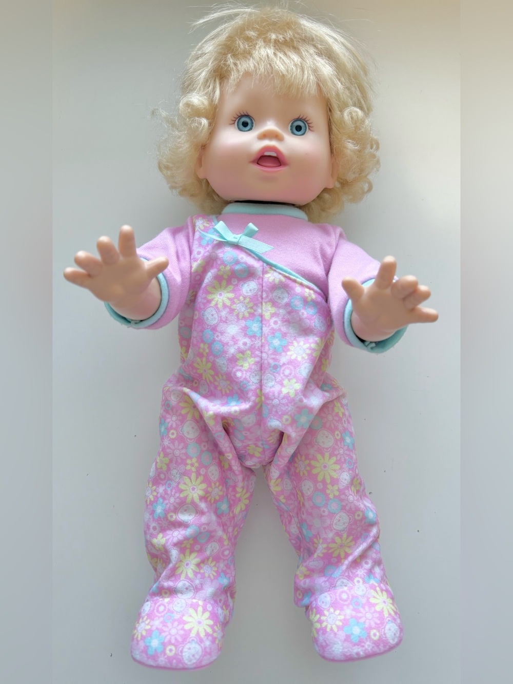 2008 Fisher Price Little Mommy Walk & Giggle Doll Interactive Talking Walking